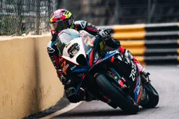 Macau GP, skyscraper madness: Davey Todd dominates; Maurizio Bottalico, what a debut!