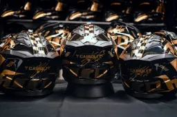 TC222 Day: Airoh celebra Tony Cairoli con l’Aviator III Legend in edizione limitata