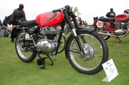 Parilla, between dreams and speed: the Fox 175, the world’s racetracks, and the art of refusing to compromise