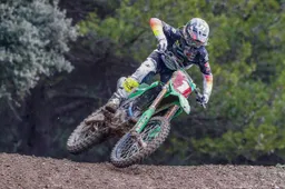 Febvre brilla da campione, ma la beffa è la pioggia: 2° al debutto 2026 col n.1
