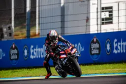 Brazil heats up: Bezzecchi leads the warm-up, five Ducatis behind. GP info and schedule