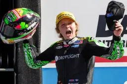 Kayla Yaakov beats Darryn Binder, what a story: first woman on the podium at the Daytona 200