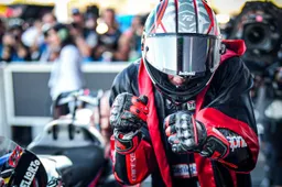 Bezzecchi wins and celebrates in a special robe: the backstory revealed by the rider