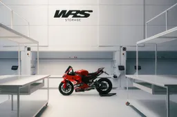 Made in Italy ad alta velocità anche in mare: il know‑how MotoGP sul monoscafo volante Ferrari