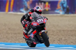 Moto2 Jerez: Agius delivers a textbook win, top 10 for Vietti and Arbolino