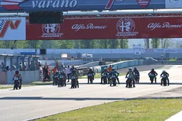 Pioggia, duelli e giovani talenti: il Motoestate 2026 esplode a Varano nel round d’apertura