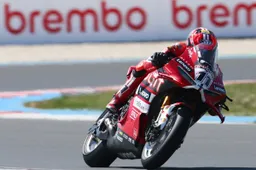 Balaton Gara 1: Bulega dietro di lui nessuno, in Superbike fa un altro sport
