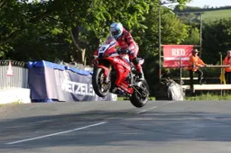 Honda flexes its muscles at the Tourist Trophy: Dean Harrison dominates the Superbike class