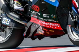 BMW sperimenta con Miguel Oliveira: le nuove alette non bastano per volare