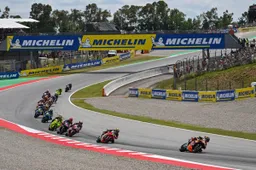 MotoGP sotto accusa, terza partenza necessaria Barcellona? Ezpeleta: "Bisognava correre"