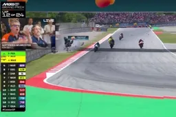 LIVE - MotoGP Barcellona, brutto botto Marquez-Acosta: gara interrotta per bandiera rossa
