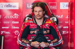 Bulega vuole la MotoGP e attende news dal Mugello: intanto fa tremare i rivali SBK ad Aragon