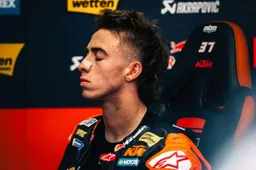 Caos Barcellona: Acosta critica la gestione del GP e spiega perché i piloti non si uniscono