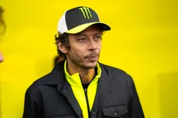 Diggia pericolo scampato tra i detriti: Valentino Rossi pensiero per Marquez