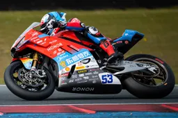 Supersport, Cina a due velocità: ZXMoto vola con Debise, QJ Motor fatica