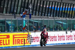 SBK Misano: One-sided sprint showdown, Nicolò Bulega is unstoppable