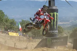 Show a Montevarchi: Jeffrey Herlings fa 116 nel MXGP d'Italia, Adamo giù dal podio