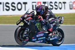 MotoGP Assen, Aprilia devastante nelle Qualifiche: Martin in pole, Ducati rincorre, caso KTM