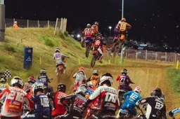 Belli di notte: i big del Motocross tricolore alla sfida della Night Race sulla pista di Dovizioso
