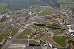 F1 Silverstone stellare: 550 mila spettatori, Antonelli nel mirino di Russell. E le Ferrari?