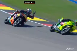 MotoGP, altro errore di Morbidelli: Acosta furioso, ufficiale la penalità al pilota VR46