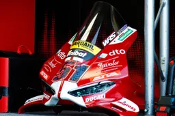 Michele Pirro fuori gioco: Alessio Finello con Garage 51 nel CIV Superbike