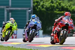 Ducati contro Aprilia: ma quale sorpasso, la sfida tecnica della MotoGP 2026