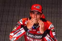 Marquez tiene in ansia Ducati: "Non posso dormire sul fianco destro"