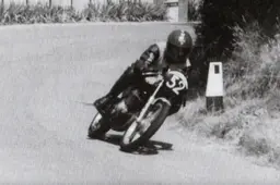 Storie di Moto: i soldi non comprano la felicità (e neanche le vittorie)