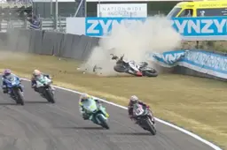 Max Cook terrore a Thruxton: le condizioni del pilota Bimota