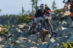 From SBK to Hard Enduro, a heroic Remy Gardner: 27 hours of racing at Red Bull Romaniacs