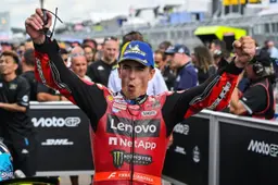 Marc Marquez-Valentino Rossi gelo infinito: "Siamo molto diversi"