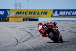 MotoGP Aragon, Marquez illude i rivali e poi li saluta: la classifica piloti aggiornata