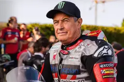 Non ci crederete: John McGuinnes a 54 anni vince ancora sulle strade del TT