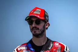 Stoner slams Ducati: "Bagnaia treated unfairly"