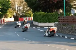 Manx GP: Collisione tragica, muore un pilota durante le qualifiche