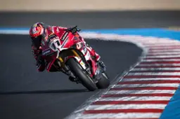 SBK Magny Cours: Bulega fa il marziano, la Superpole è stellare