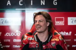 Serious crash on the Ducati 850cc: Bulega taken to hospital