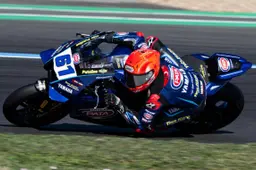 Supersport: Arenas down, but Yamaha saves him in Race 1 at Magny-Cours