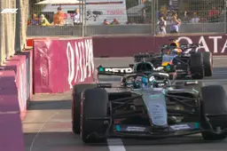 Formula 1 Azerbaigian: Russell torna alla vittoria con una prova magistrale, beffato Verstappen