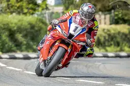 John McGuinness non smette: "Correre è come una malattia", a 55 anni tornerà al Tourist Trophy
