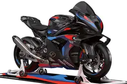 BMW M 1000 RR 2027, arriva il telaio M Motorsport di terza generazione: 1,3 kg in meno e più feeling in pista