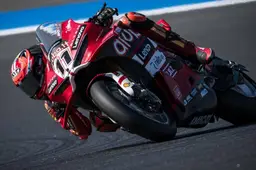 SBK Estoril: Bulega scava il solco, questa è una pole da fenomeno