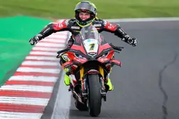 Kyle Ryde scores a hat-trick in the 2026 British Superbike Championship: “I’m going after the records”—but now there’s a new rival