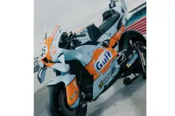 Ogura and Fernandez Special Edition: Aprilia Trackhouse Takes to the Track in Ford GT40 Colors