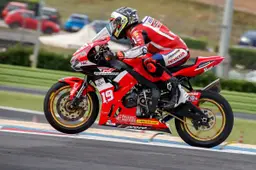 Qualifiche caotiche del CIV Superbike: Gabriele Giannini ritrova la pole