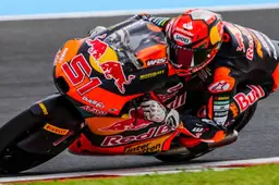 Moto3 Indonesia, Uriarte in pole tra bandiere gialle e cadute: Quiles a terra