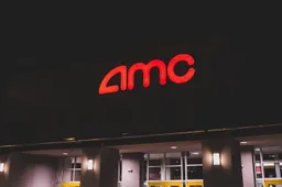 CEO vertelt dat AMC Theaters klaar is om memecoins DOGE en SHIB te accepteren