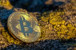 Deaton doet het tegenovergestelde van Cramer en koopt BTC