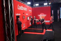 2026UKOpenR4_VanGerwen16